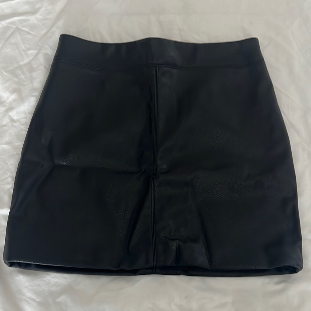 Elegant Black Leather Skirt